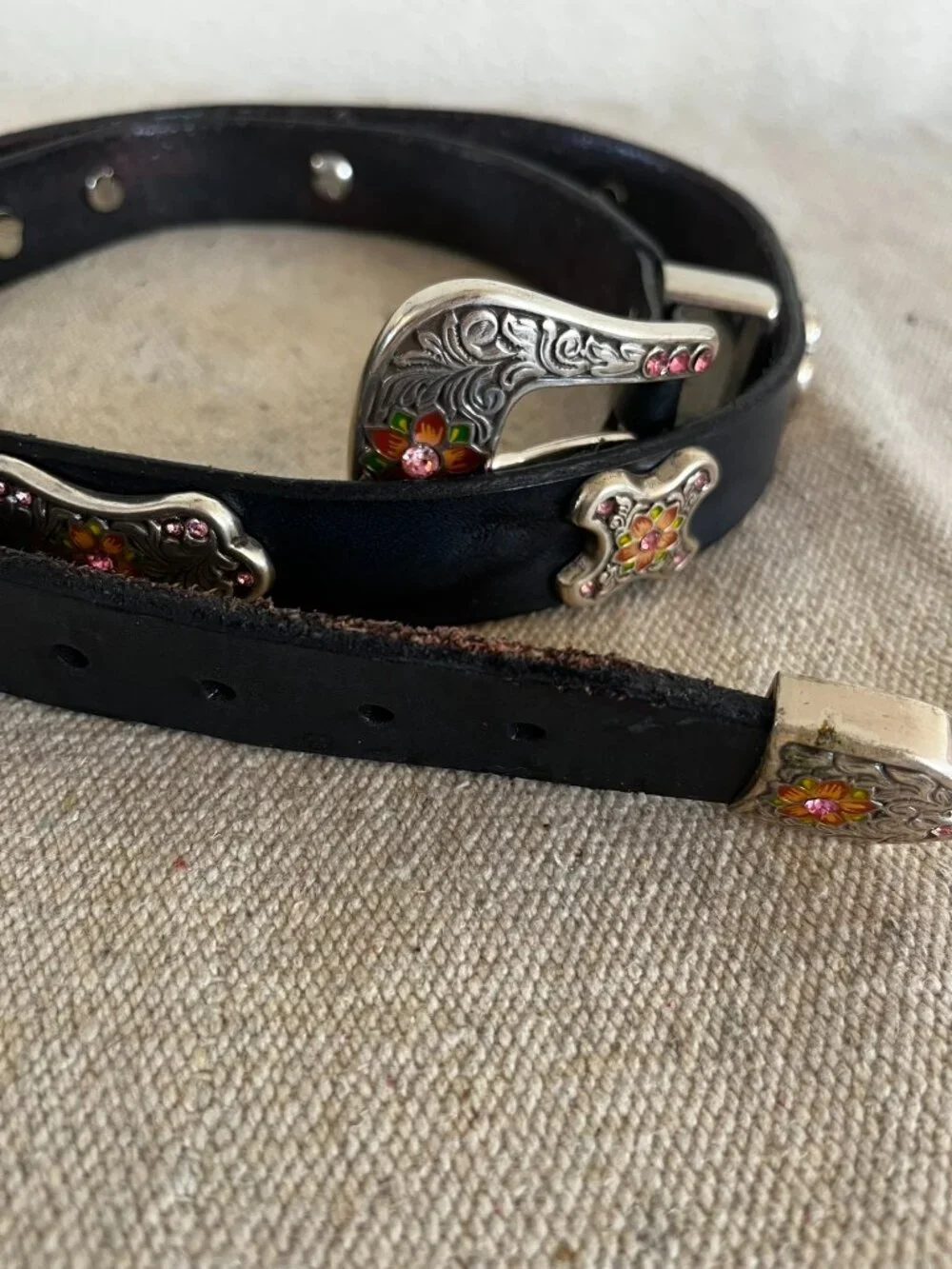 TLF Woman Beautiful Blindly Floral Rhinestone/Silver Tone Leather Western Belt